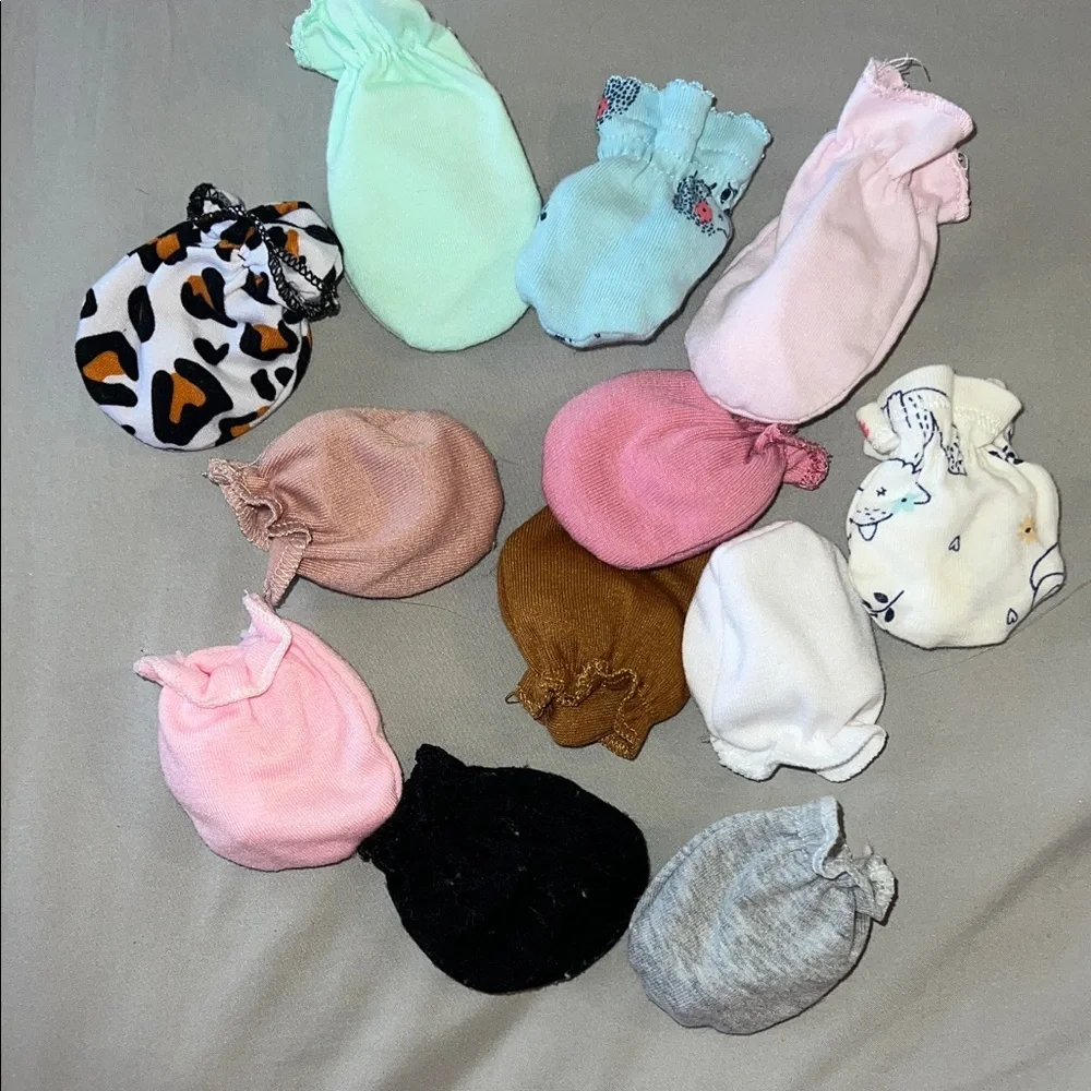 🩷5/$25 Lot of 12 Assorted Color Baby Mittens Set